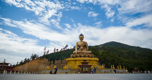 In The Land of Thunder Dragon – The discovery of Bhutan